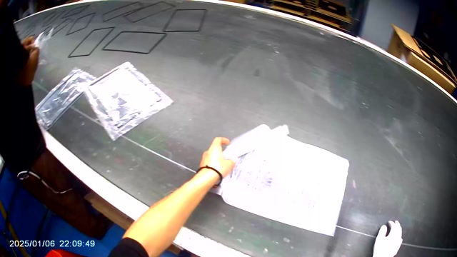 Table Conveyor Unpacking